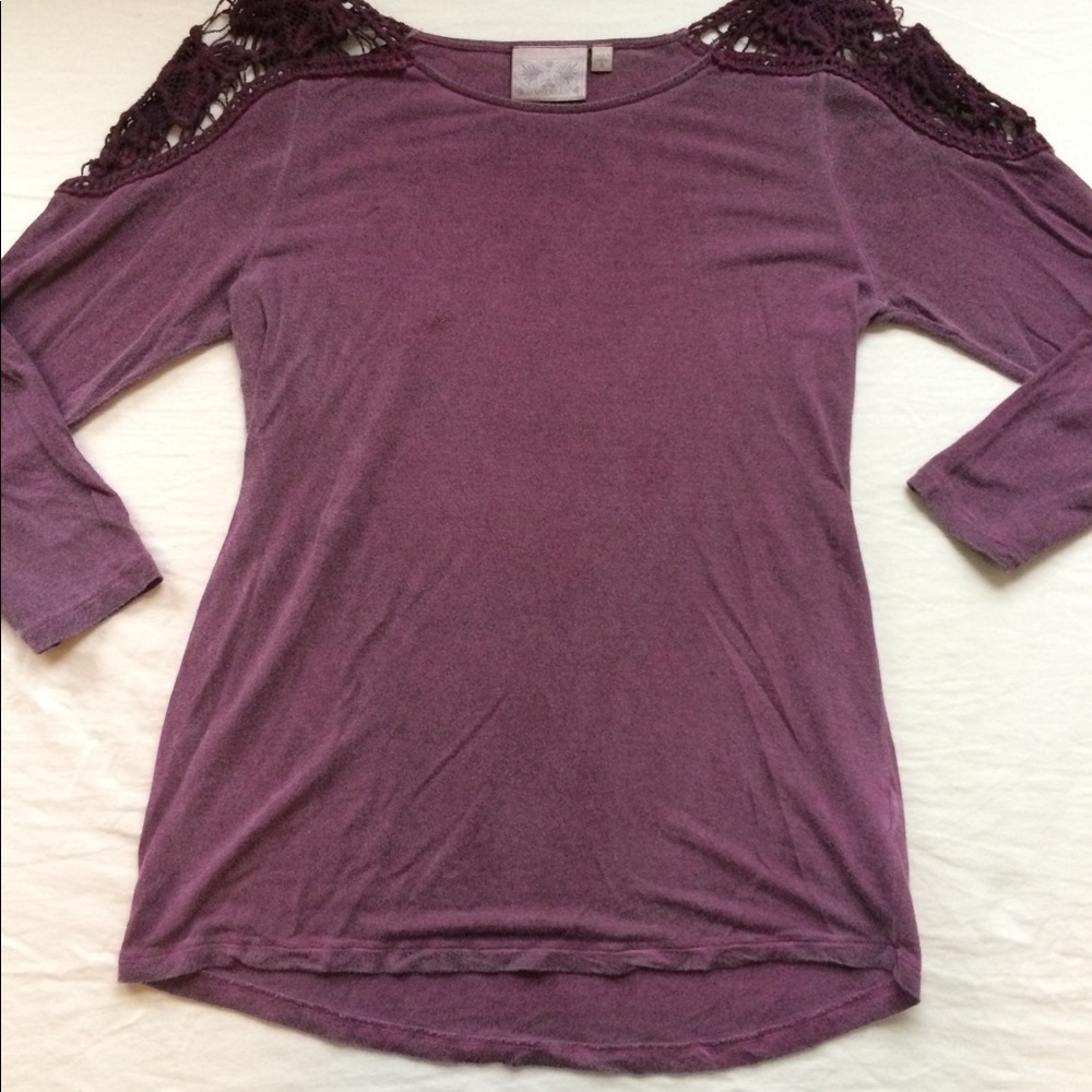 Red 3/4 Sleeve Lace Shoulder Top